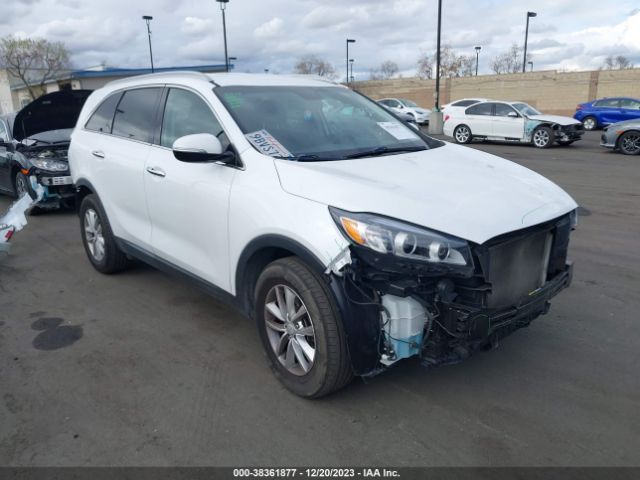 KIA SORENTO 2018 5xypg4a34jg346915