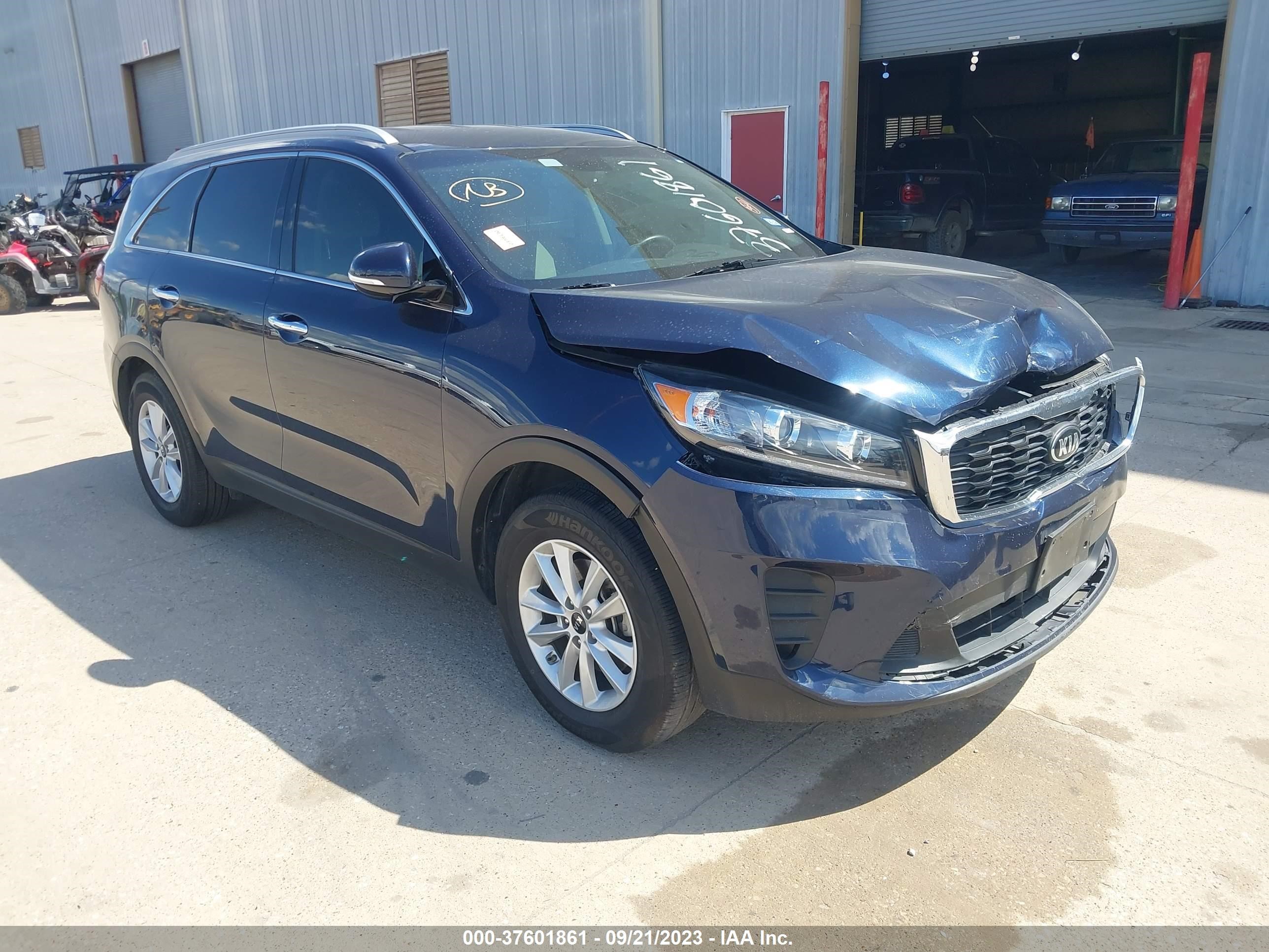 KIA SORENTO 2019 5xypg4a34kg504705