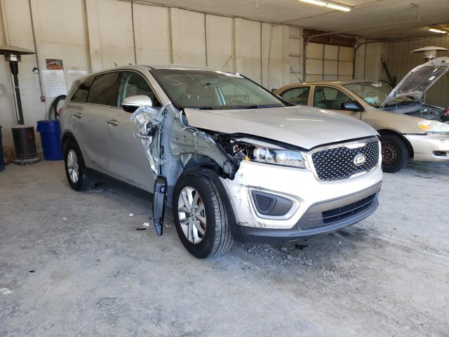 KIA SORENTO LX 2017 5xypg4a35hg248440