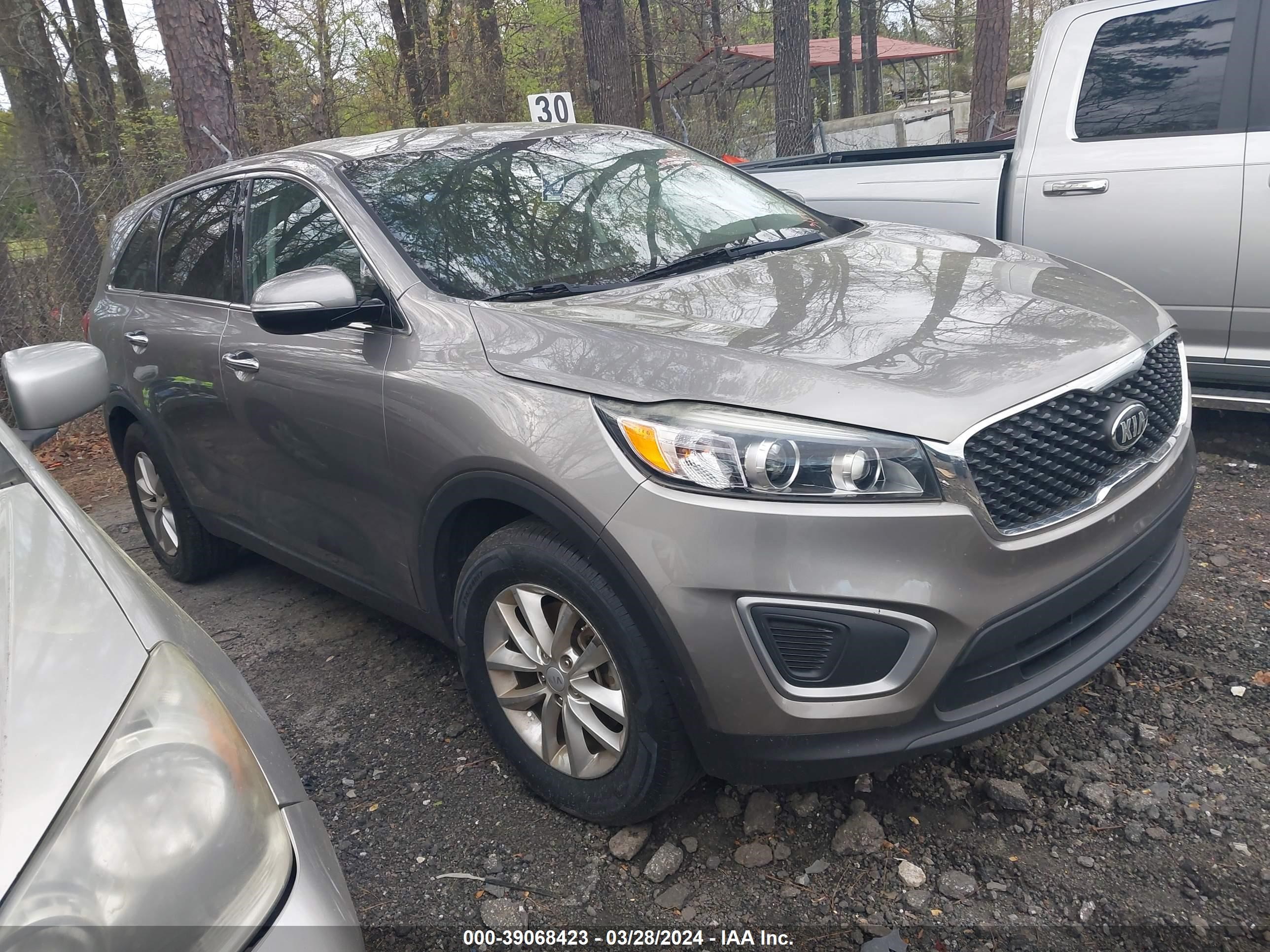 KIA SORENTO 2017 5xypg4a35hg273774