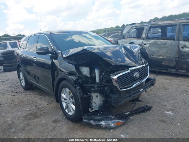 KIA SORENTO 2018 5xypg4a35jg403963