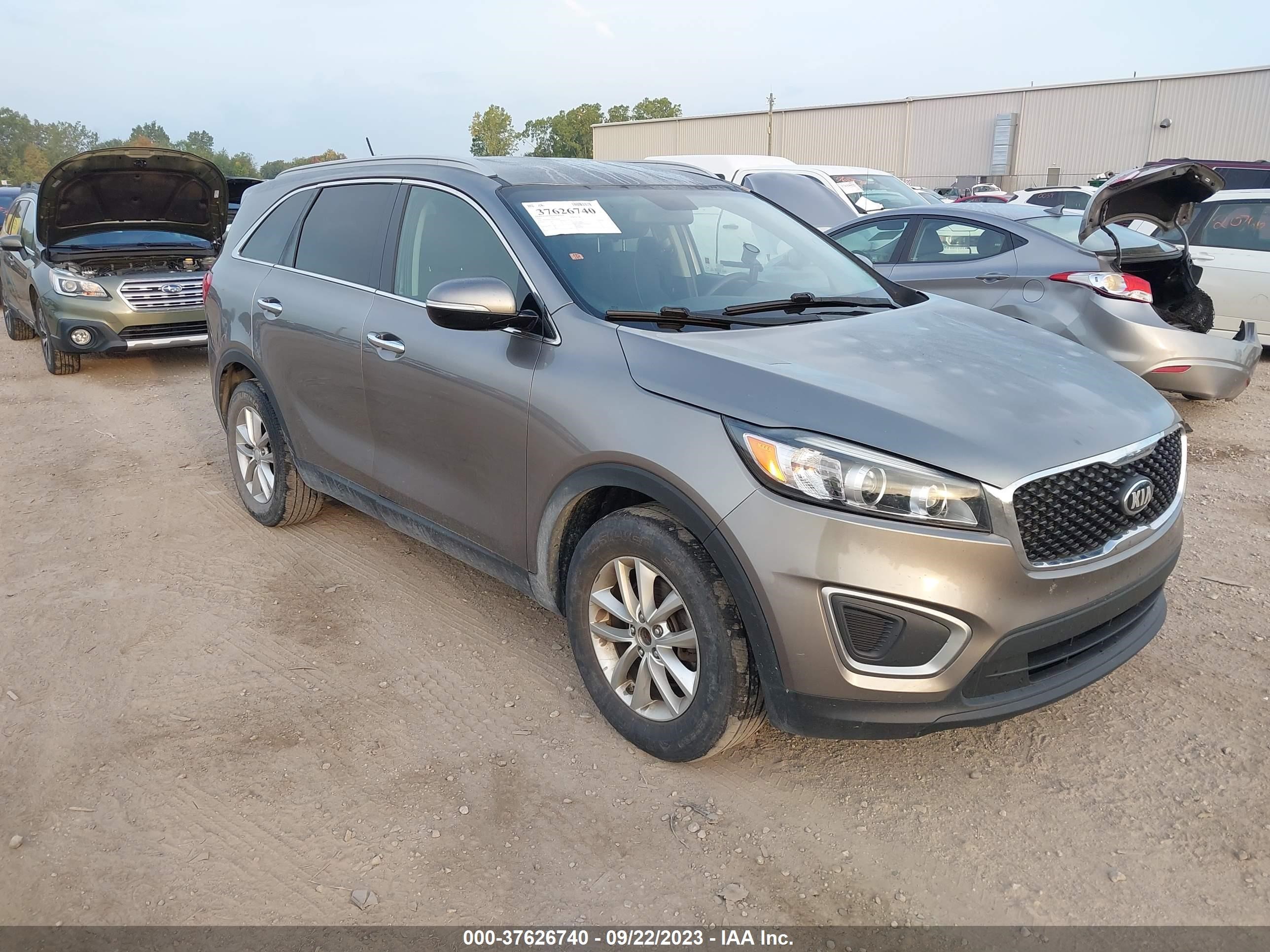 KIA SORENTO 2016 5xypg4a37gg120618