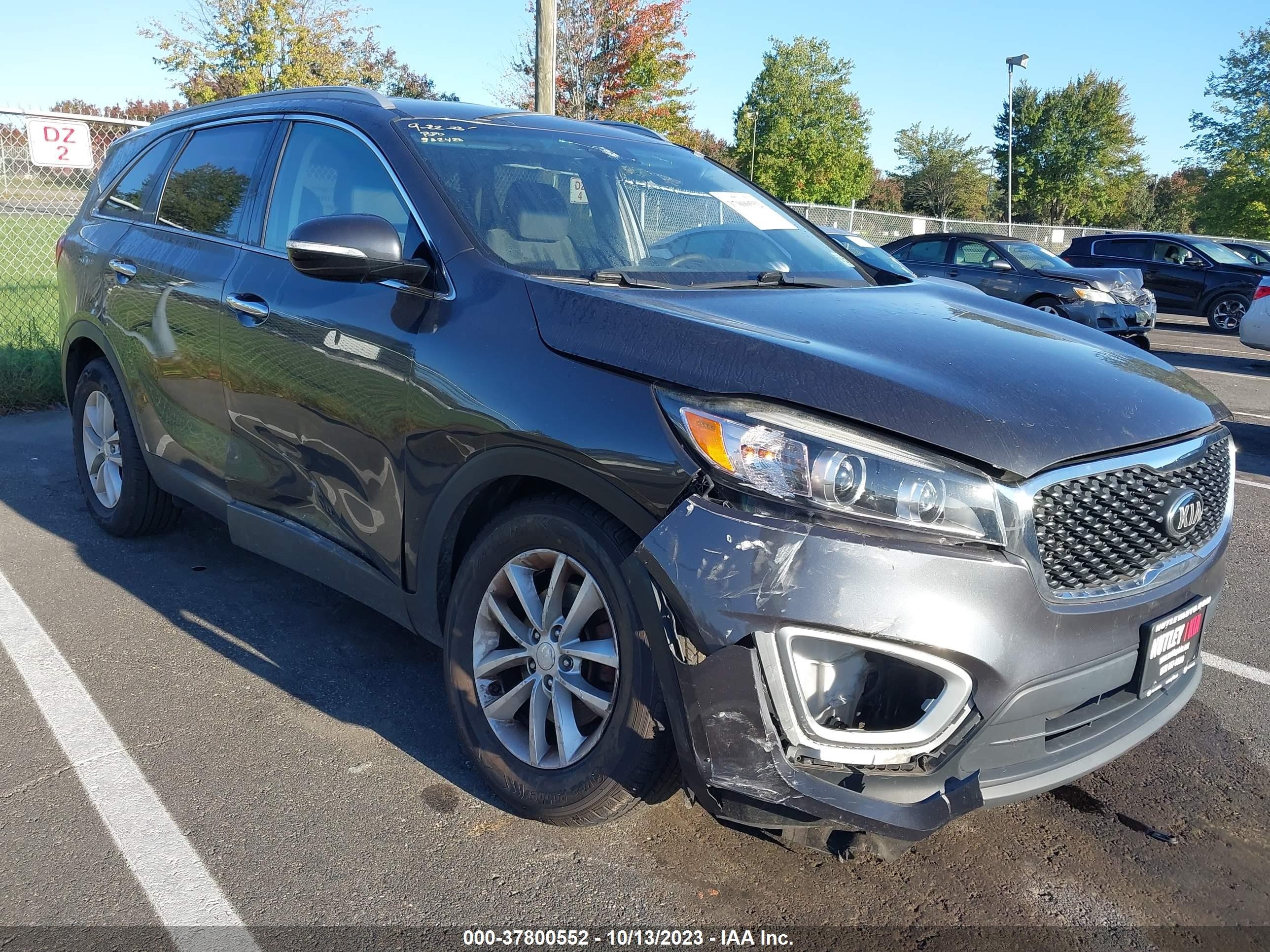 KIA SORENTO 2017 5xypg4a38hg332428