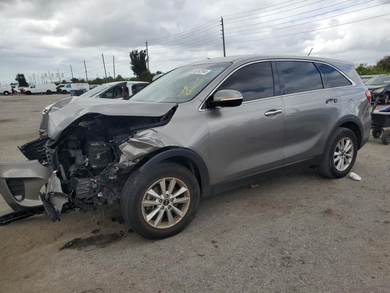 KIA SORENTO 2019 5xypg4a38kg520356