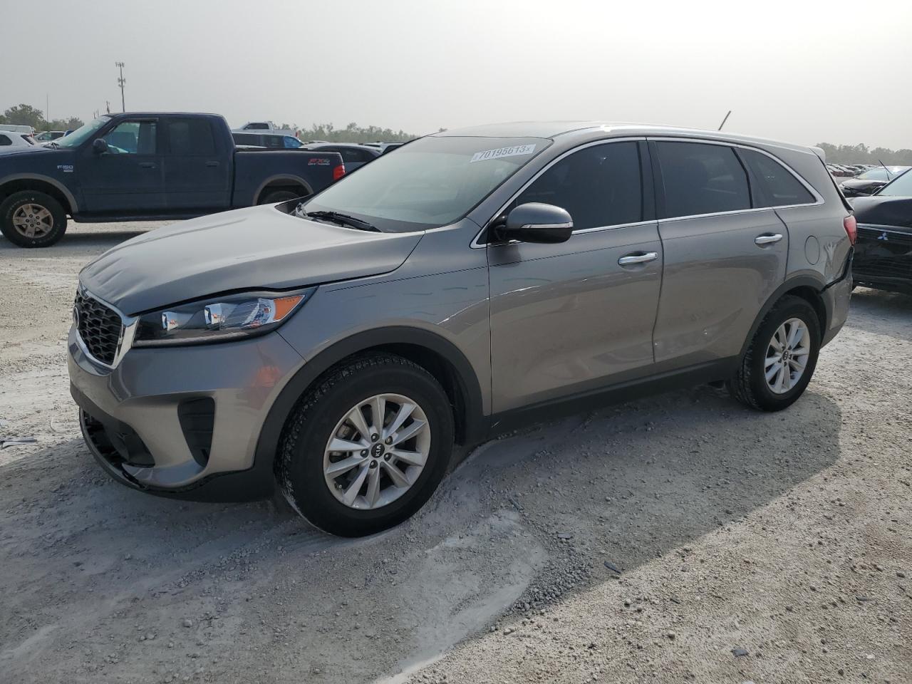 KIA SORENTO 2019 5xypg4a38kg543250