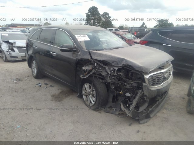 KIA SORENTO 2019 5xypg4a38kg579892