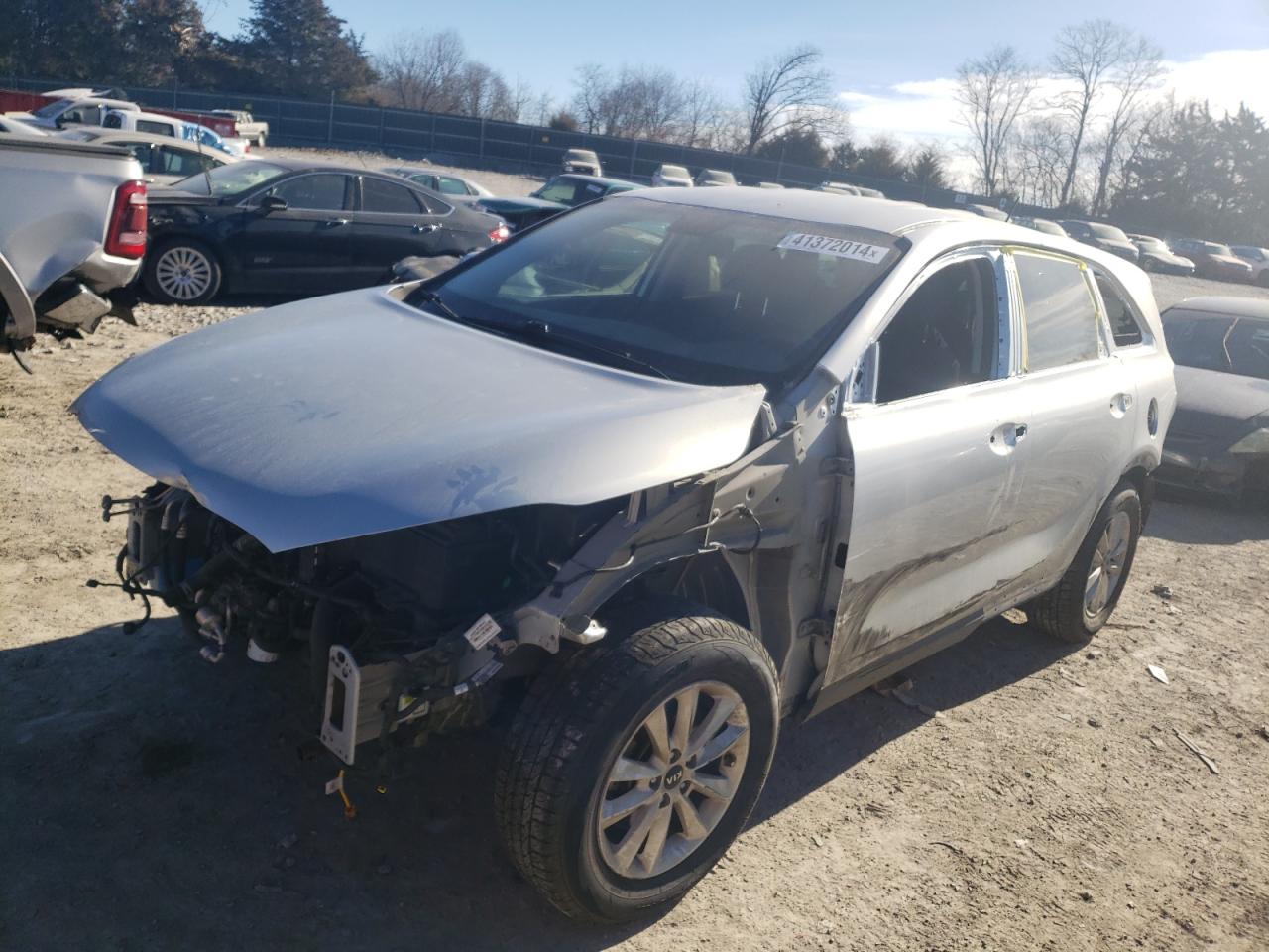 KIA SORENTO 2019 5xypg4a38kg595879