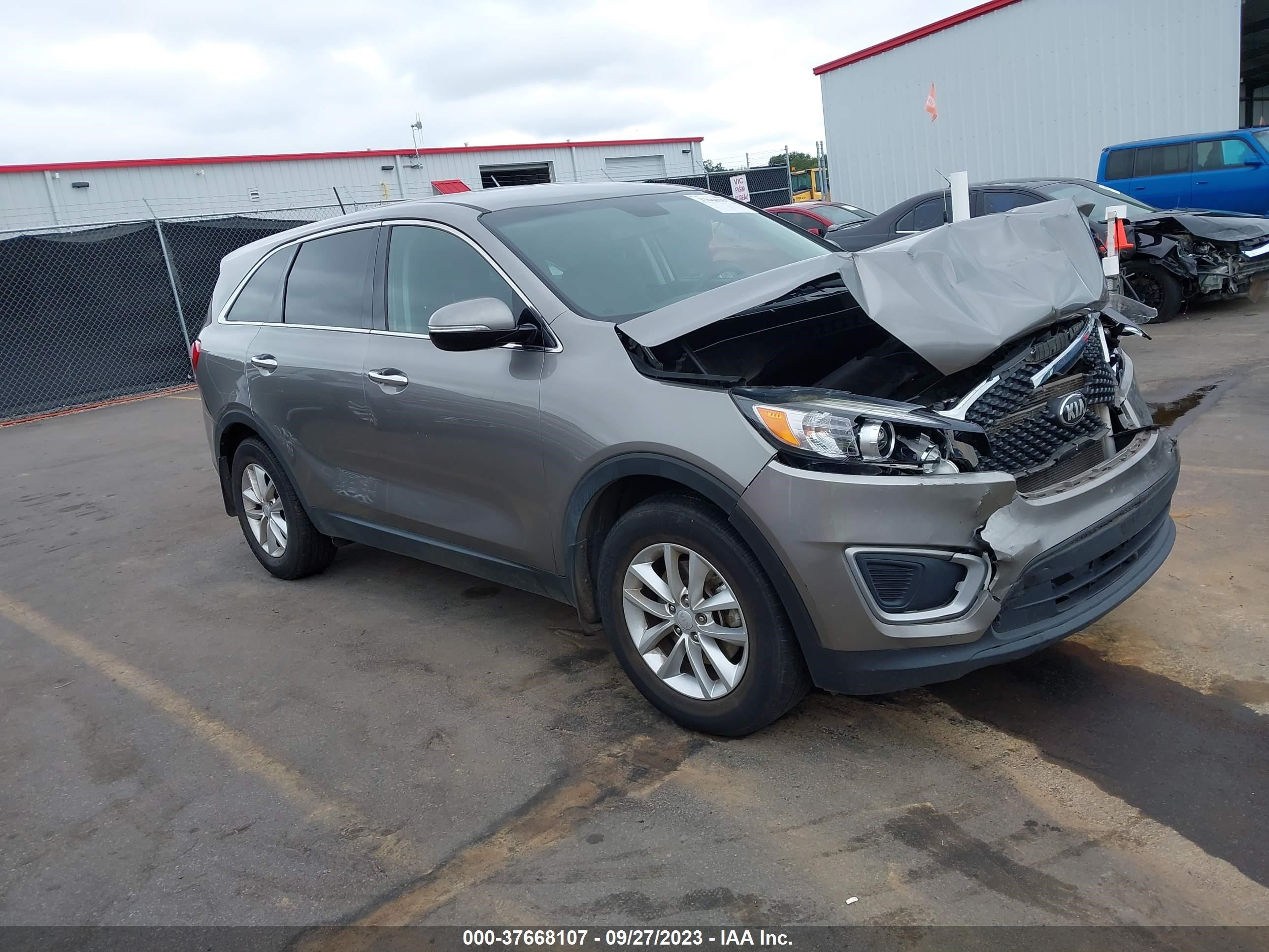 KIA SORENTO 2018 5xypg4a39jg413475