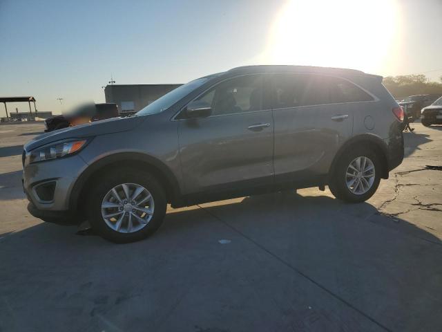 KIA SORENTO LX 2017 5xypg4a3xhg212615