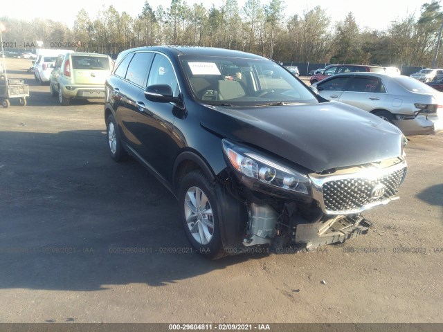 KIA SORENTO 2018 5xypg4a3xjg412948