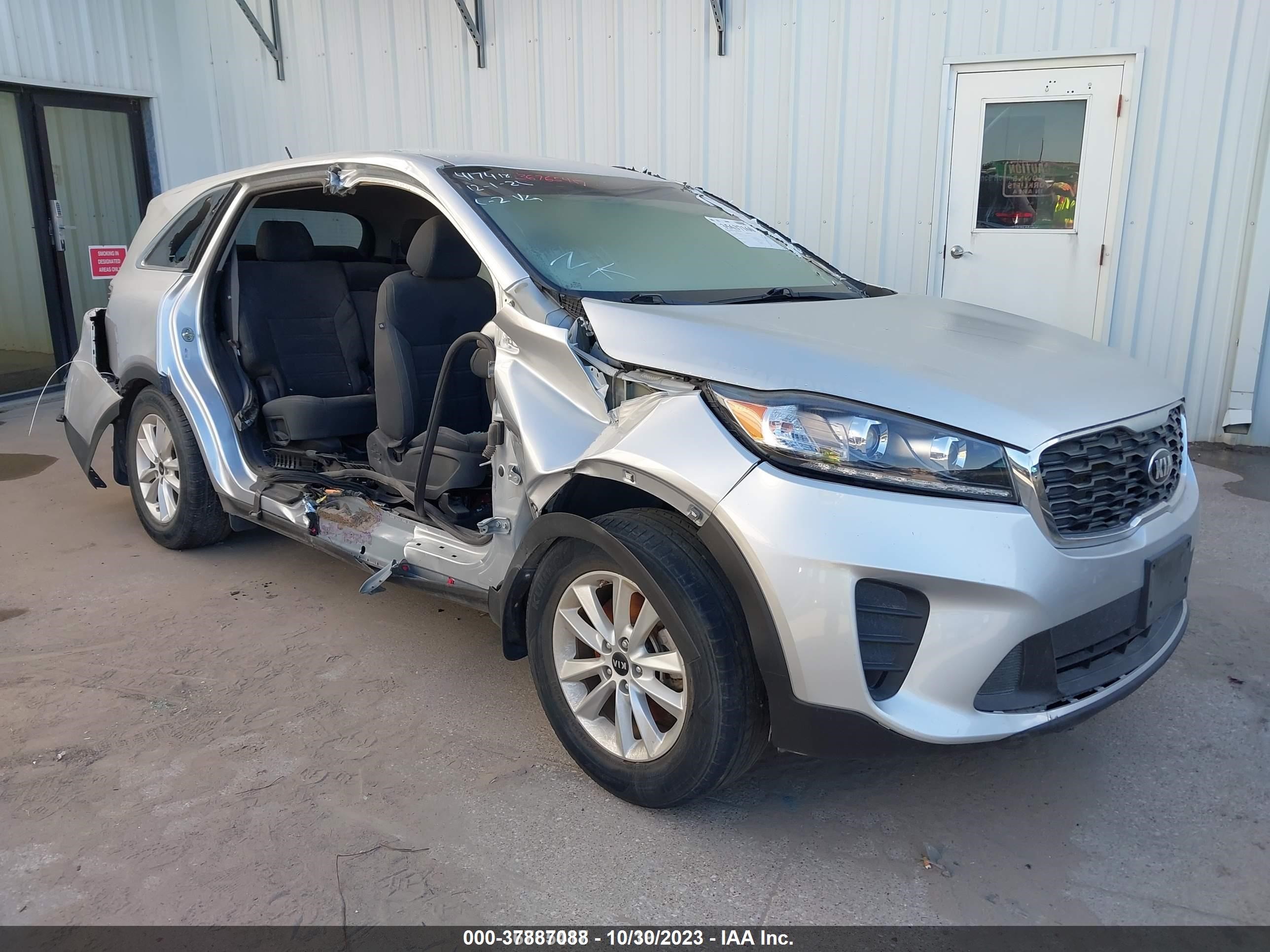 KIA SORENTO 2019 5xypg4a3xkg579604