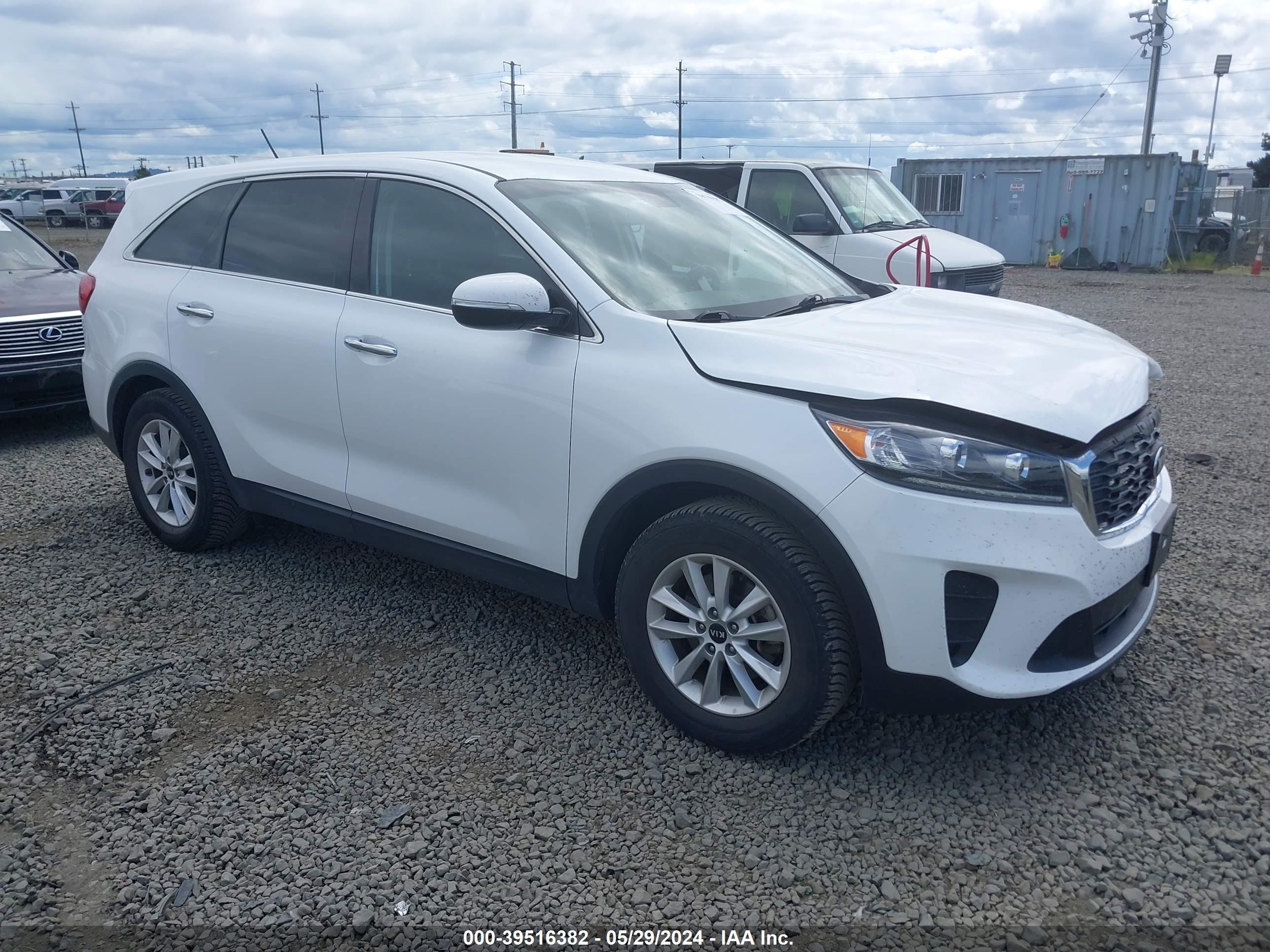 KIA SORENTO 2019 5xypg4a50kg552834