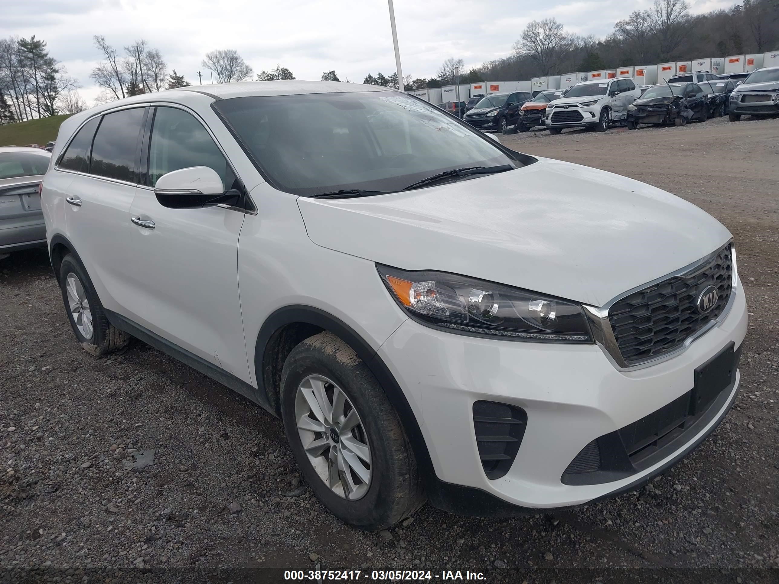 KIA SORENTO 2019 5xypg4a51kg559744