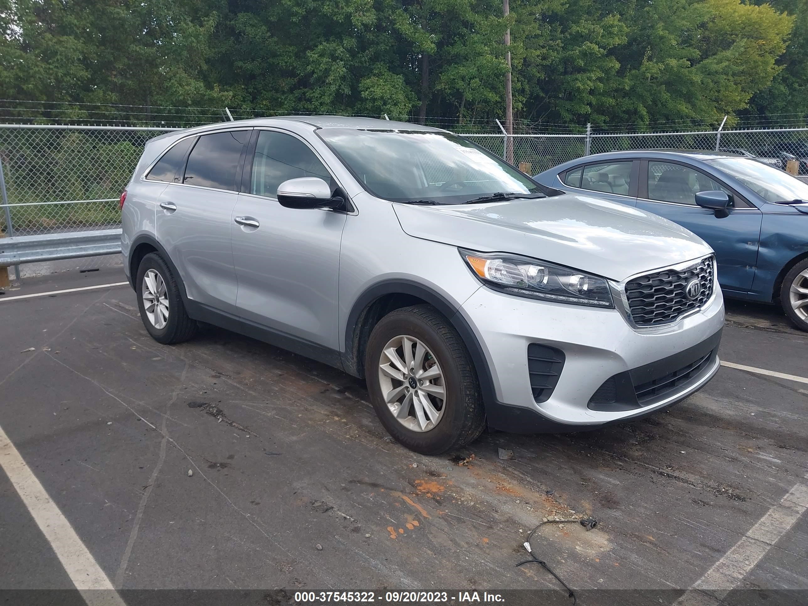 KIA SORENTO 2019 5xypg4a51kg573403