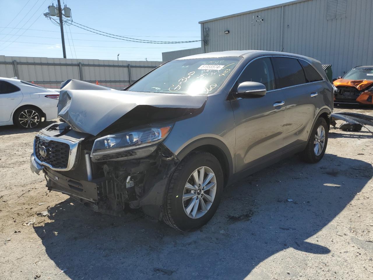 KIA SORENTO 2019 5xypg4a52kg451861