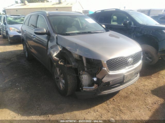 KIA SORENTO 2017 5xypg4a56hg223516