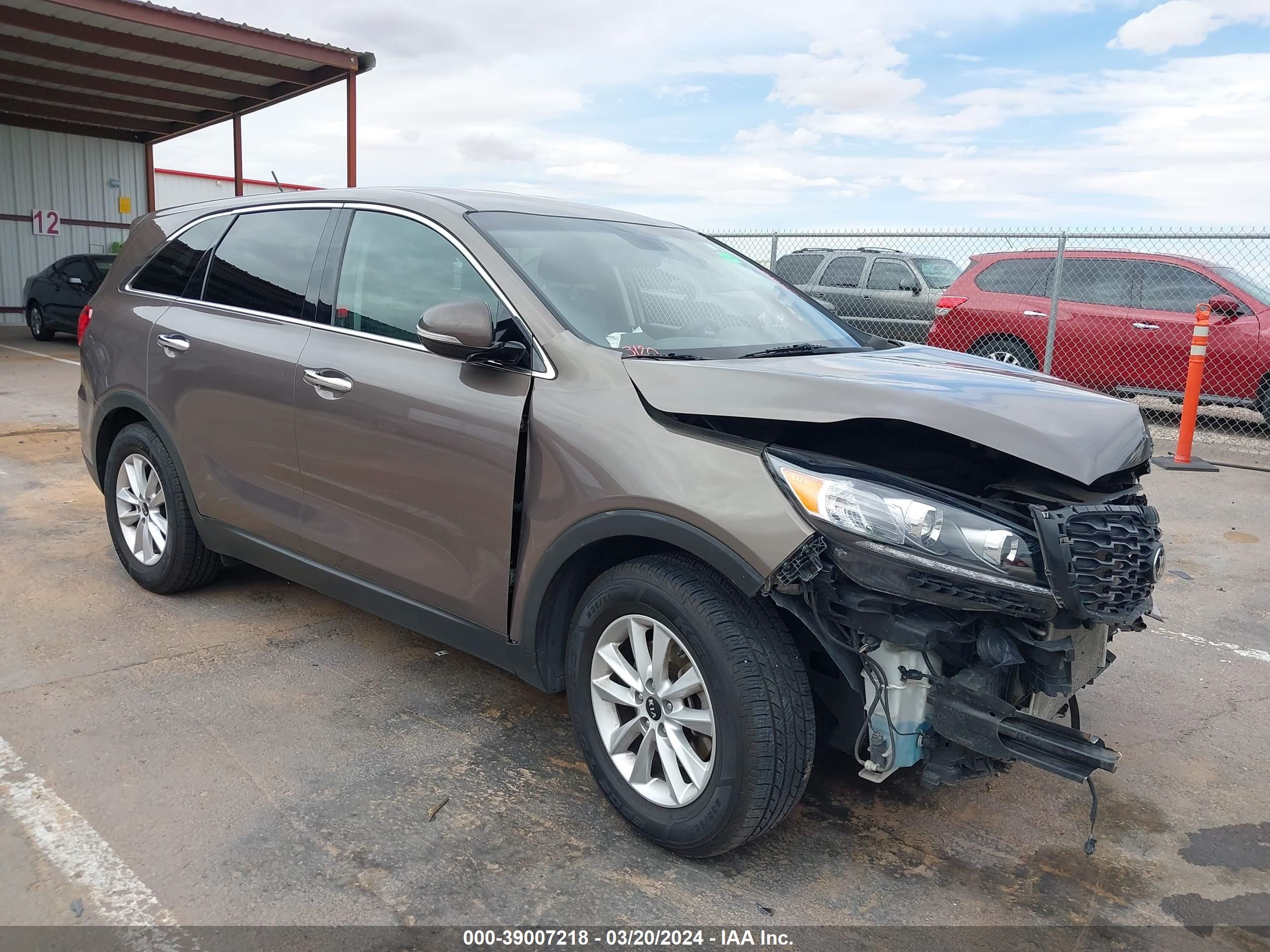 KIA SORENTO 2019 5xypg4a5xkg559421