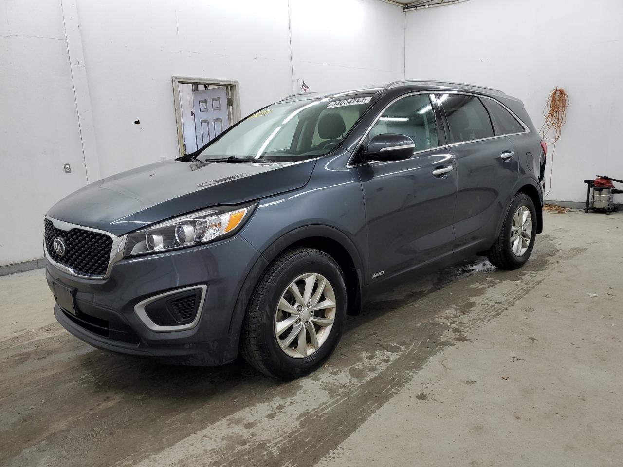 KIA SORENTO 2017 5xypgda31hg190200