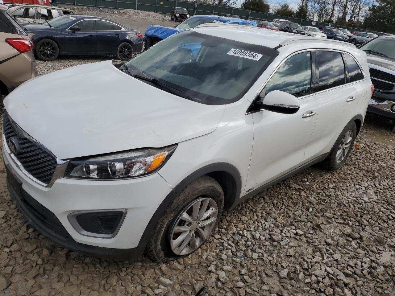 KIA SORENTO 2018 5xypgda31jg427032