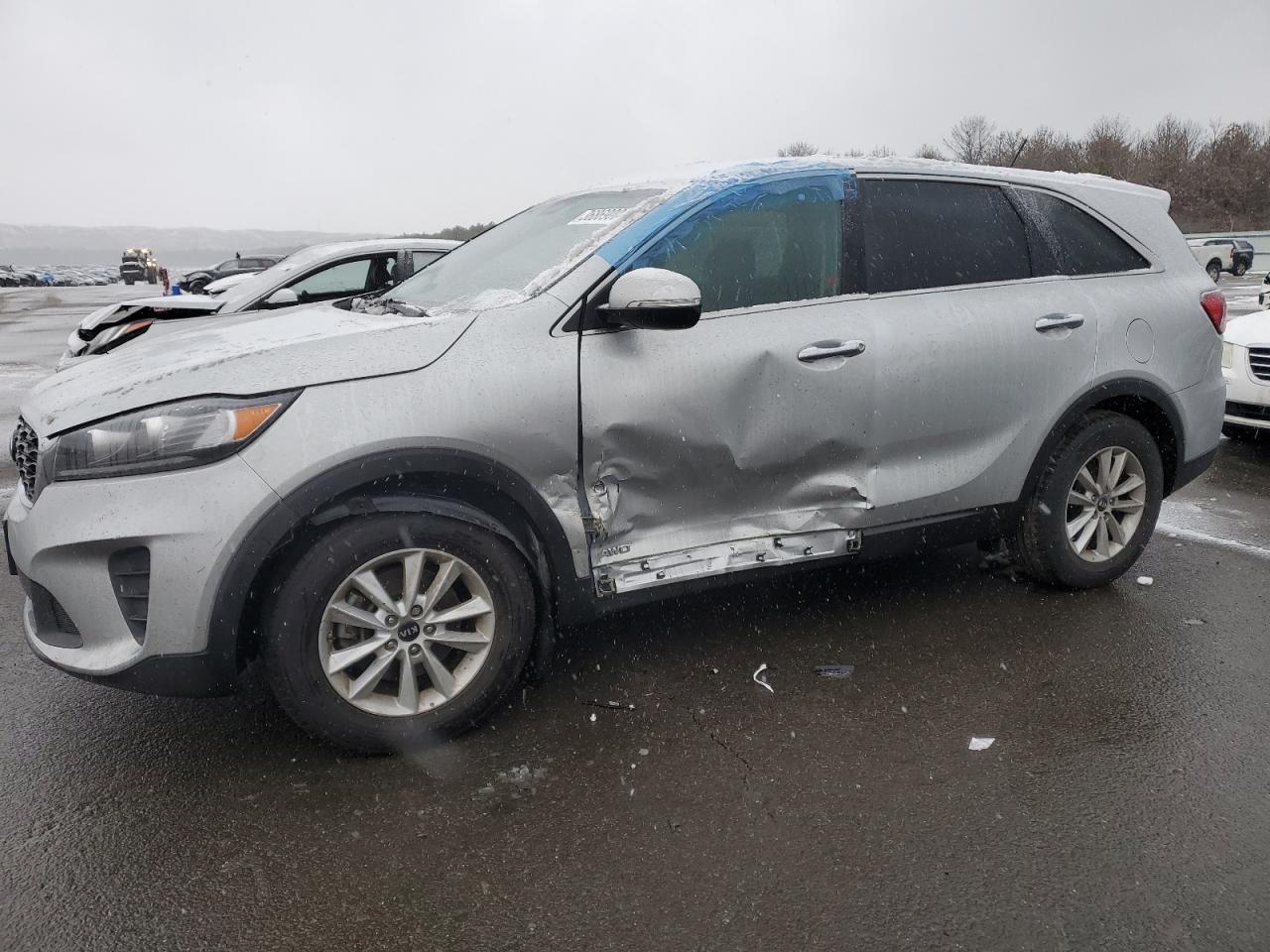 KIA SORENTO 2019 5xypgda31kg535927