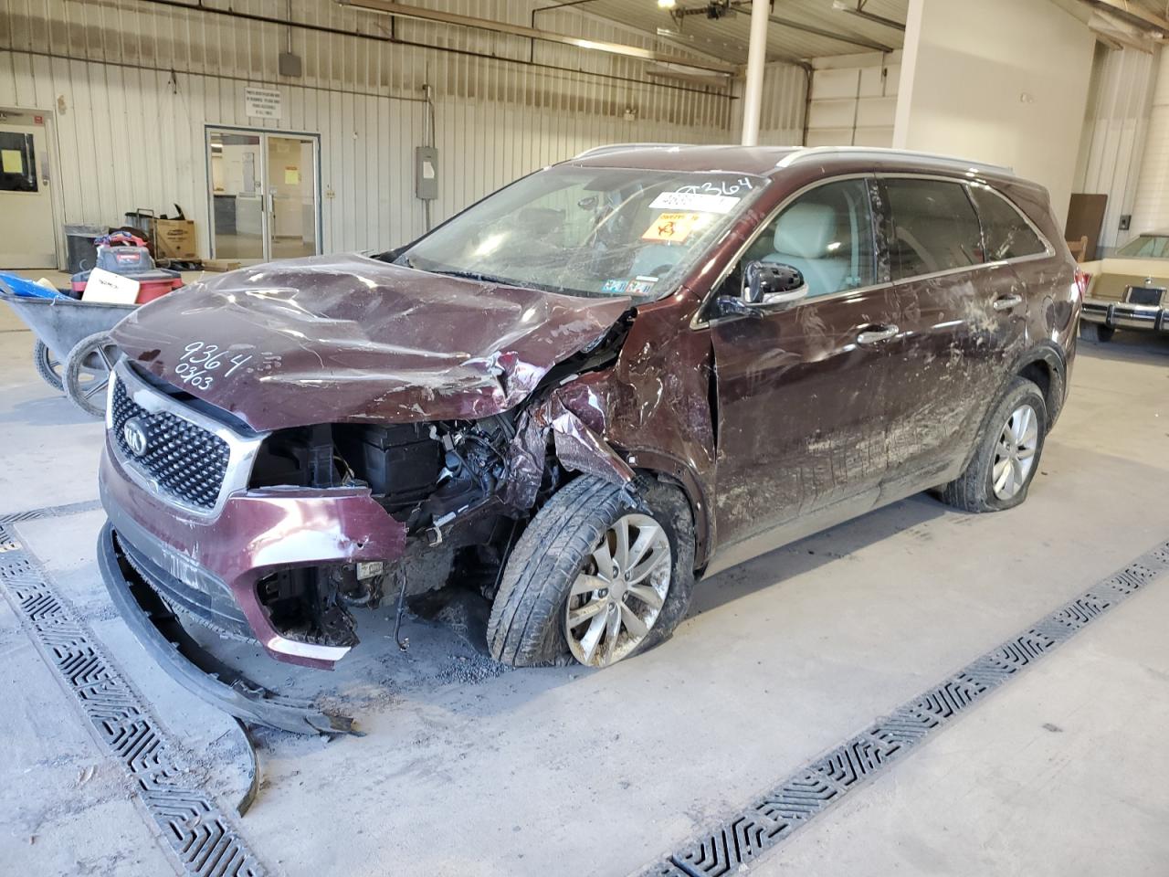 KIA SORENTO 2017 5xypgda32hg219364