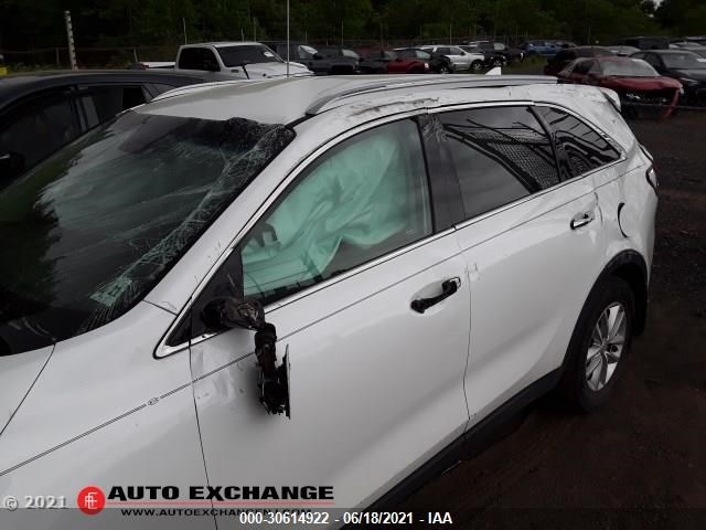 KIA SORENTO 2017 5xypgda32hg237766