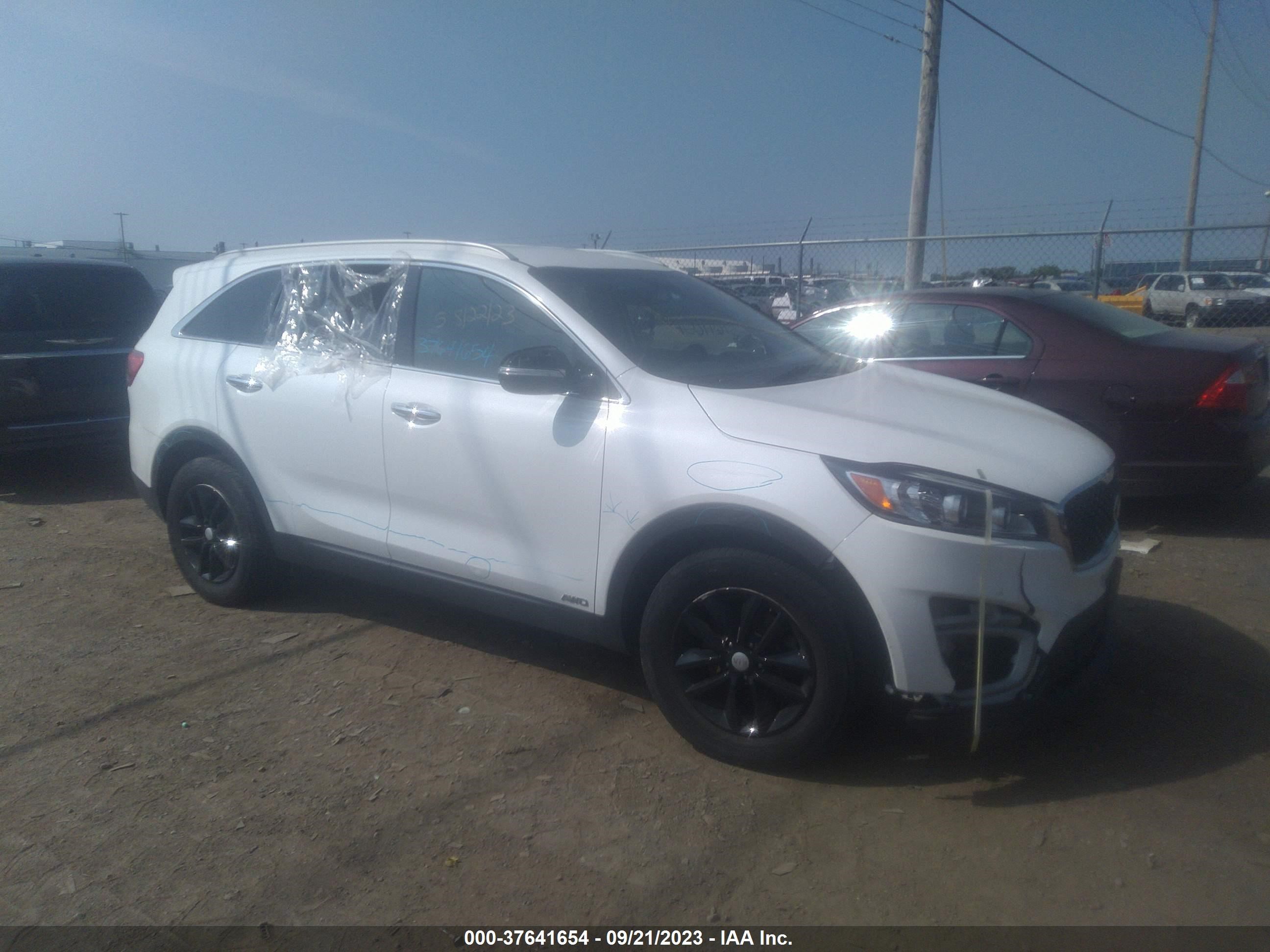 KIA SORENTO 2018 5xypgda32jg432160