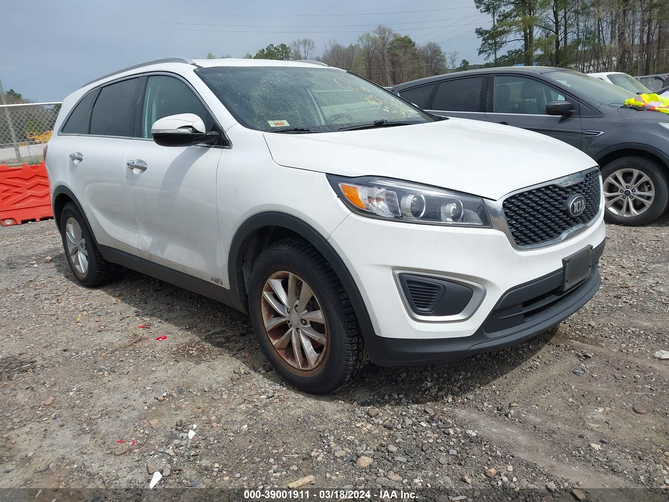 KIA SORENTO 2017 5xypgda33hg332739