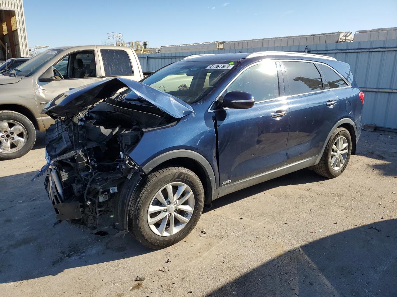 KIA SORENTO 2017 5xypgda33hg333437