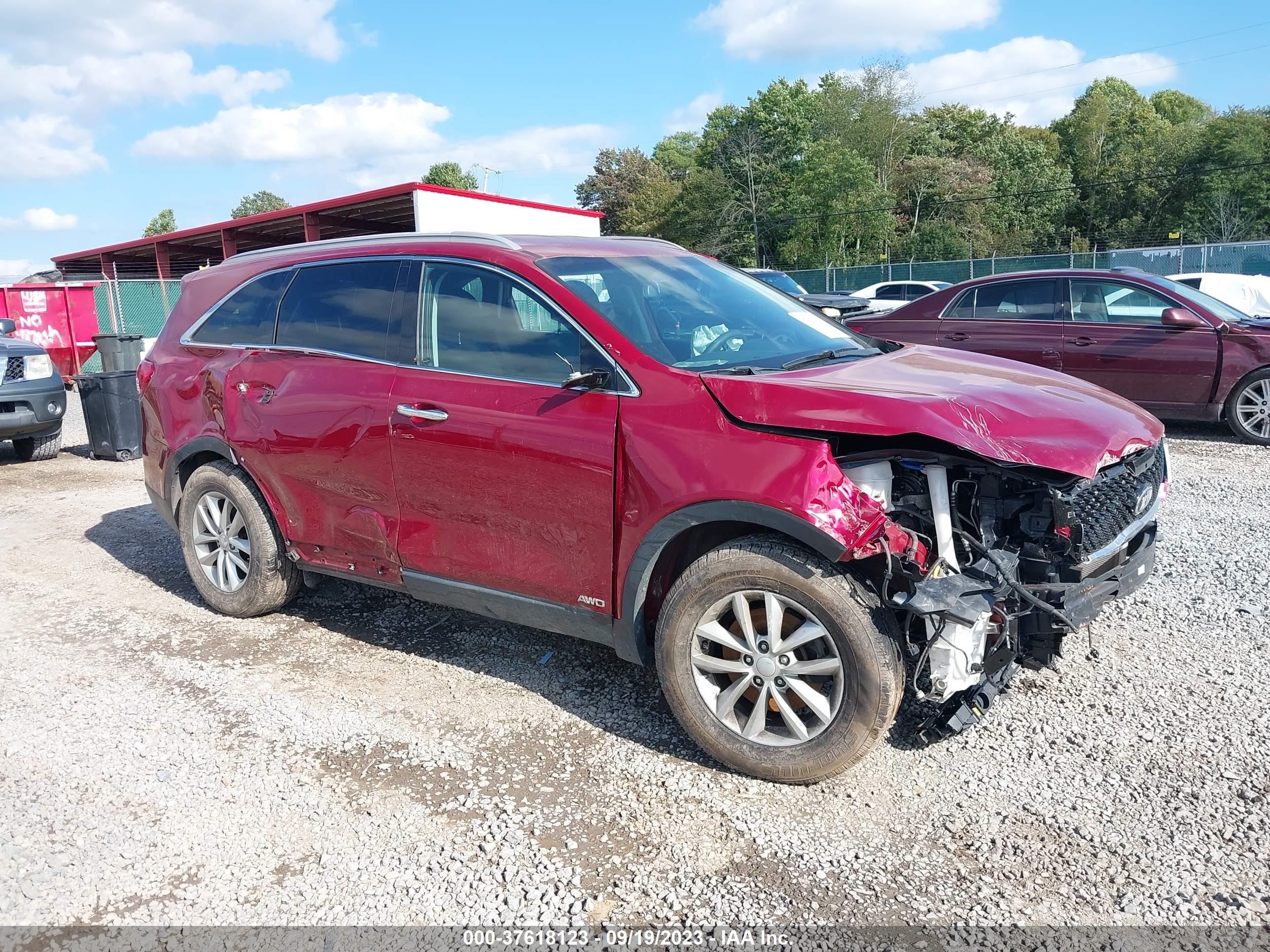 KIA SORENTO 2018 5xypgda33jg367898