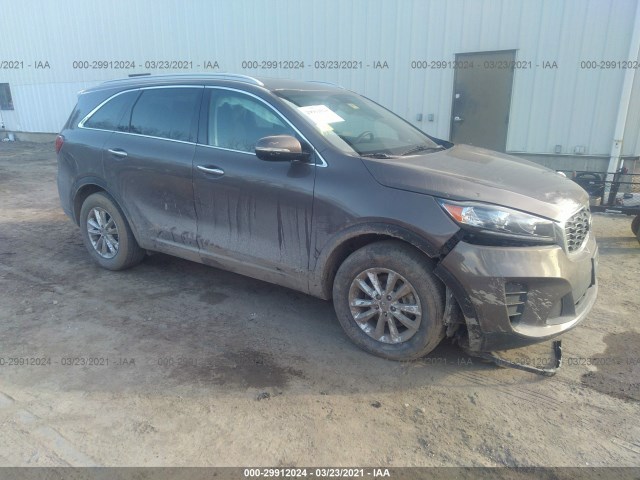 KIA SORENTO 2019 5xypgda33kg550462