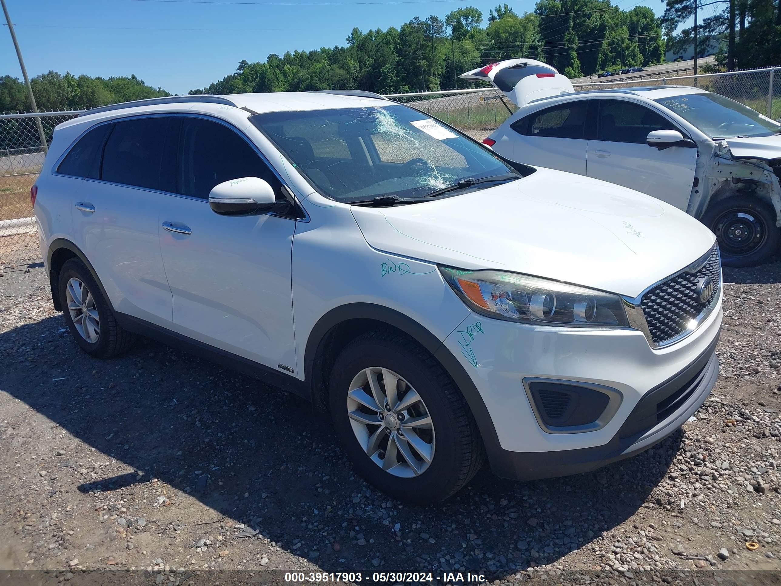 KIA SORENTO 2017 5xypgda35hg191575