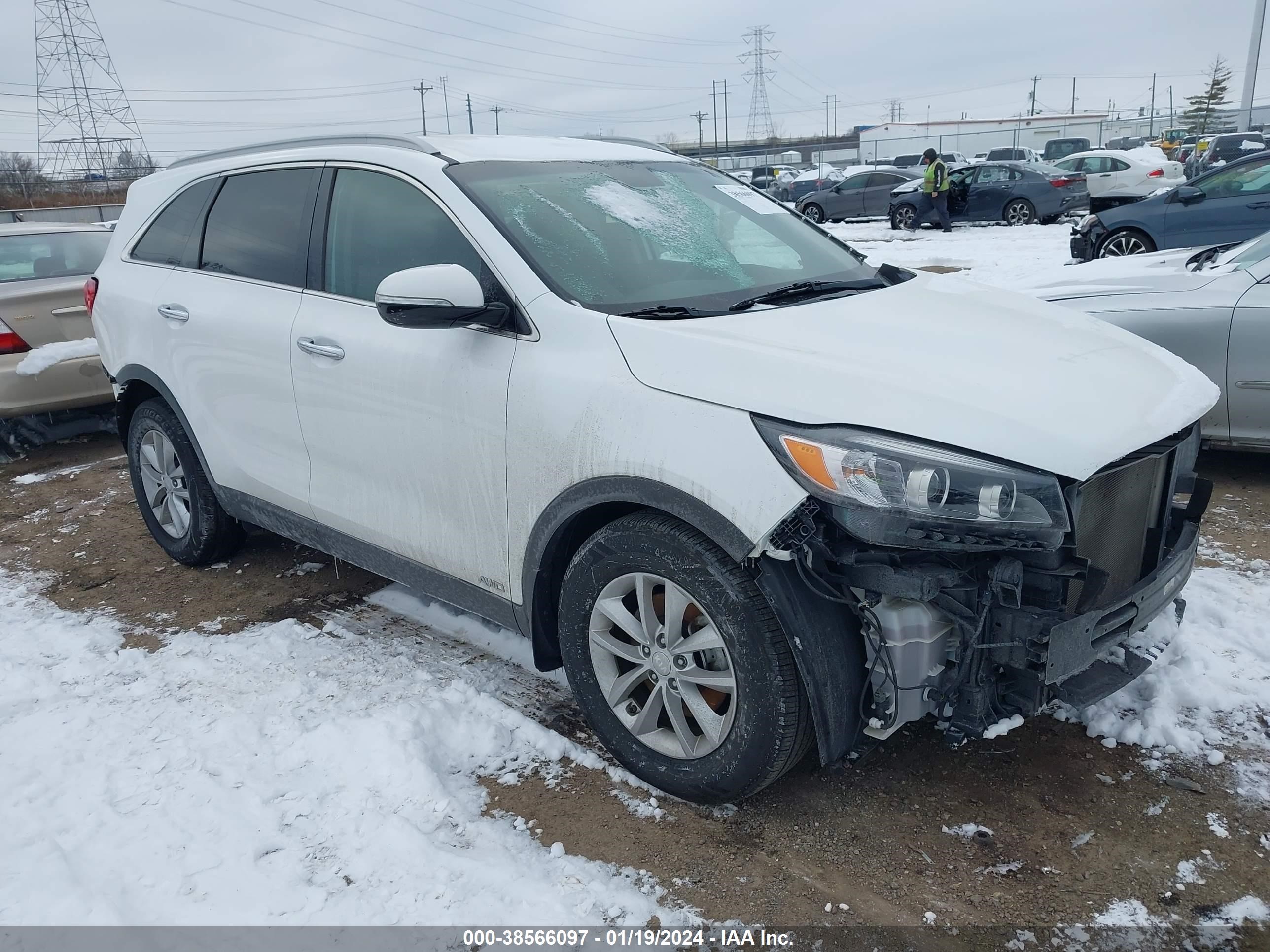 KIA SORENTO 2018 5xypgda37jg382842