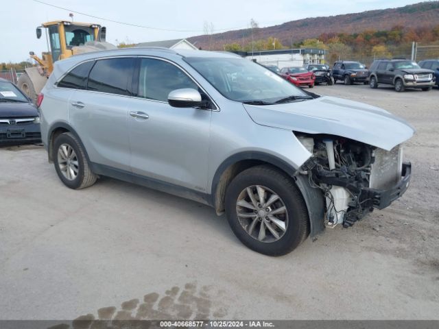 KIA SORENTO 2018 5xypgda37jg415516