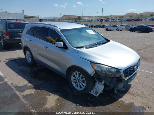 KIA SORENTO 2019 5xypgda37kg432608