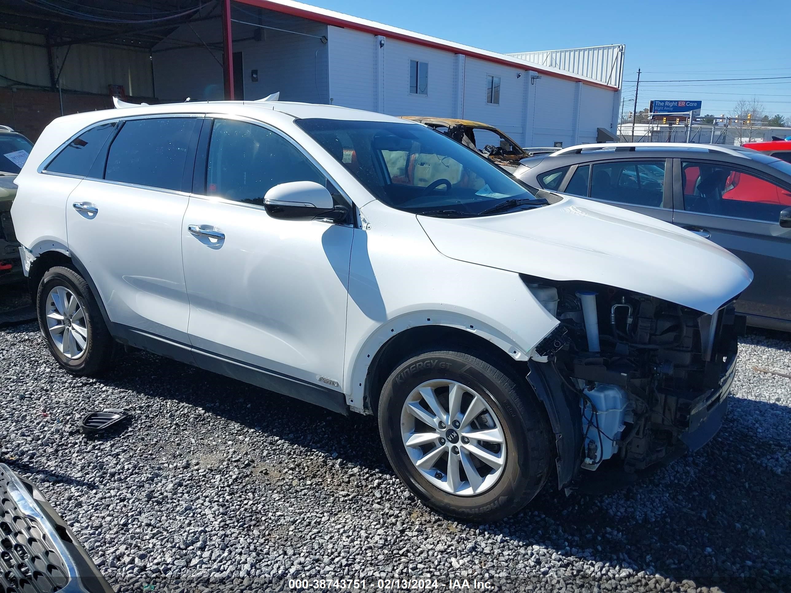 KIA SORENTO 2019 5xypgda38kg596062