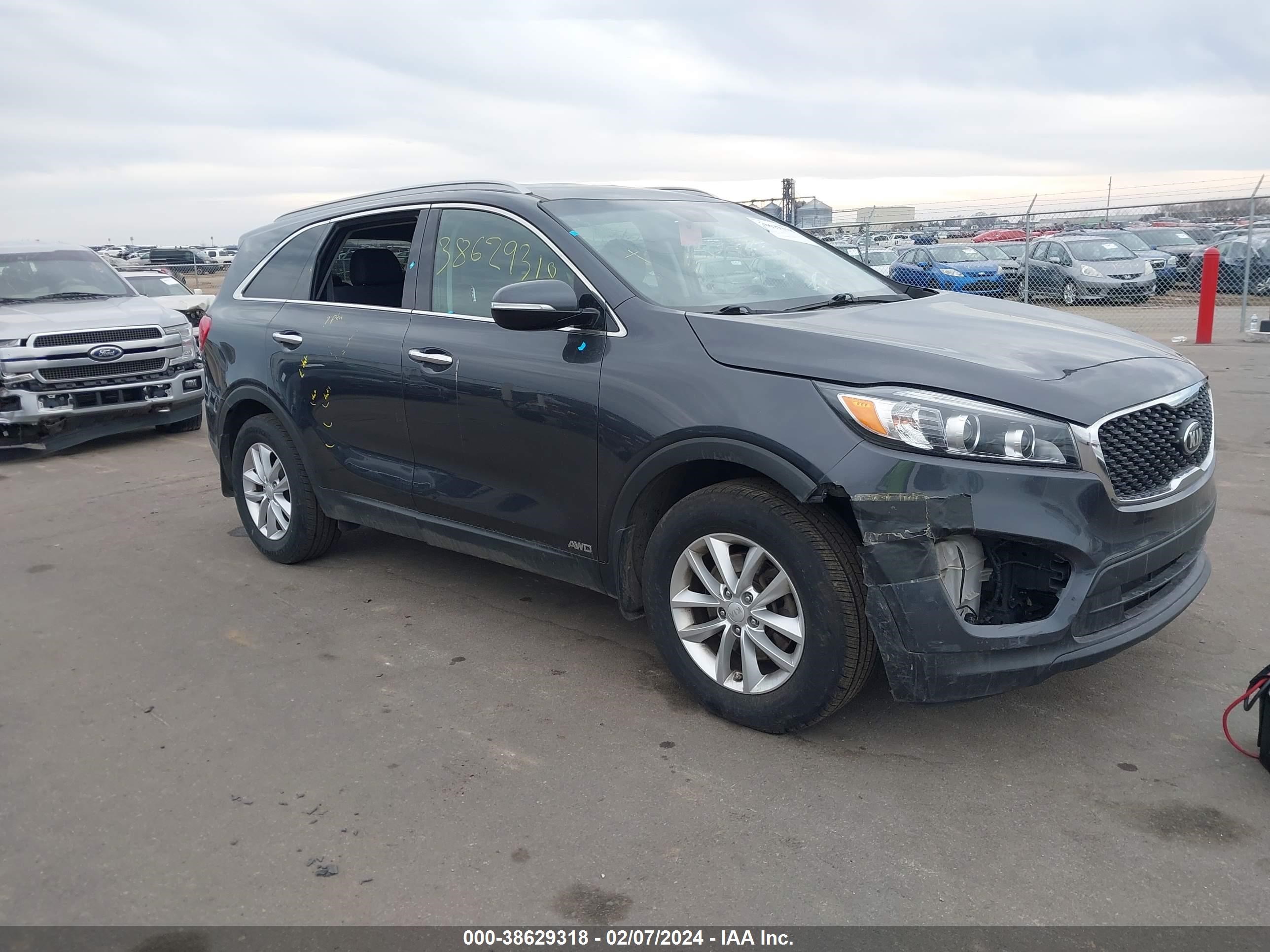 KIA SORENTO 2018 5xypgda39jg395785