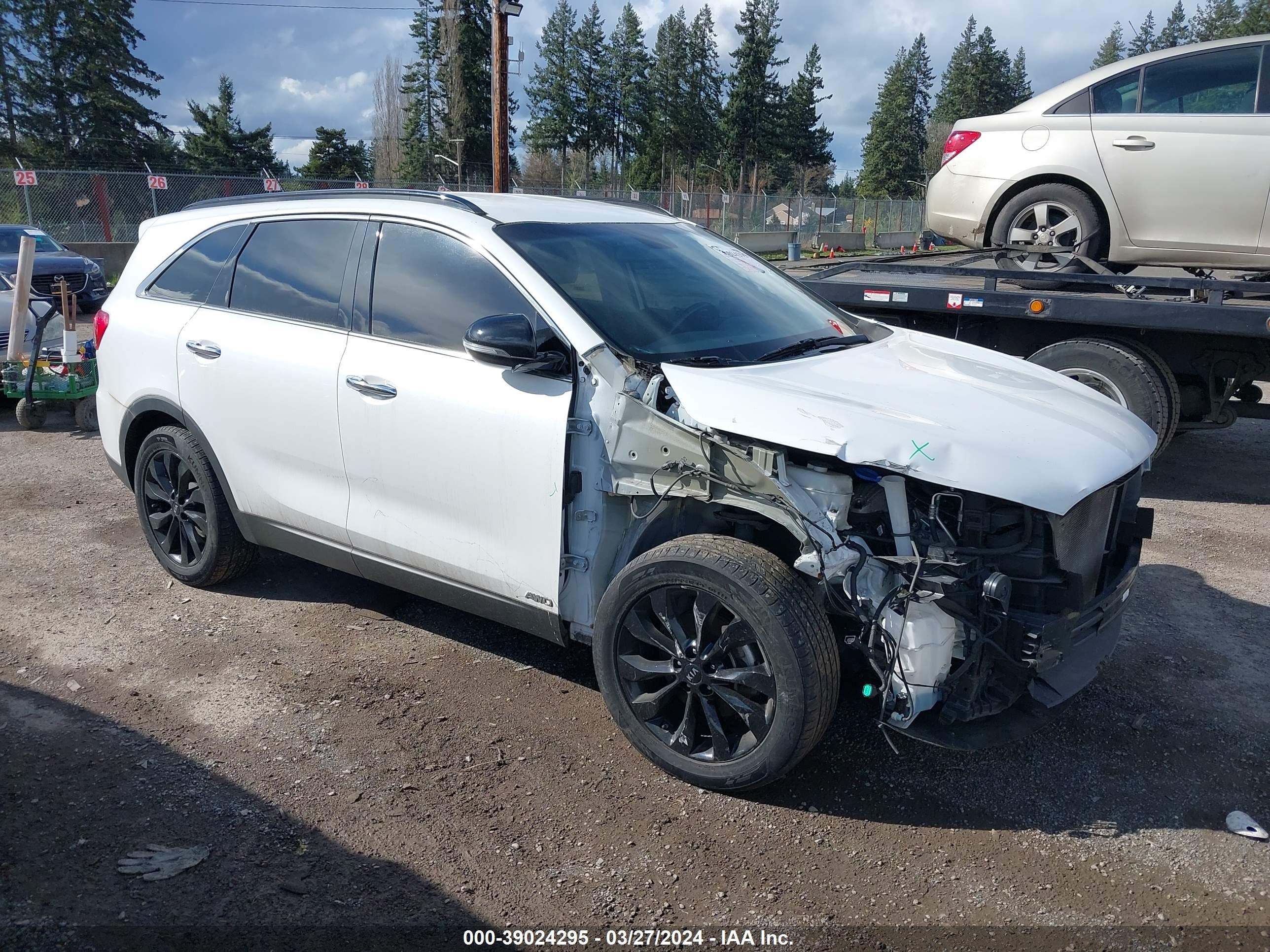 KIA SORENTO 2019 5xypgda50kg586899