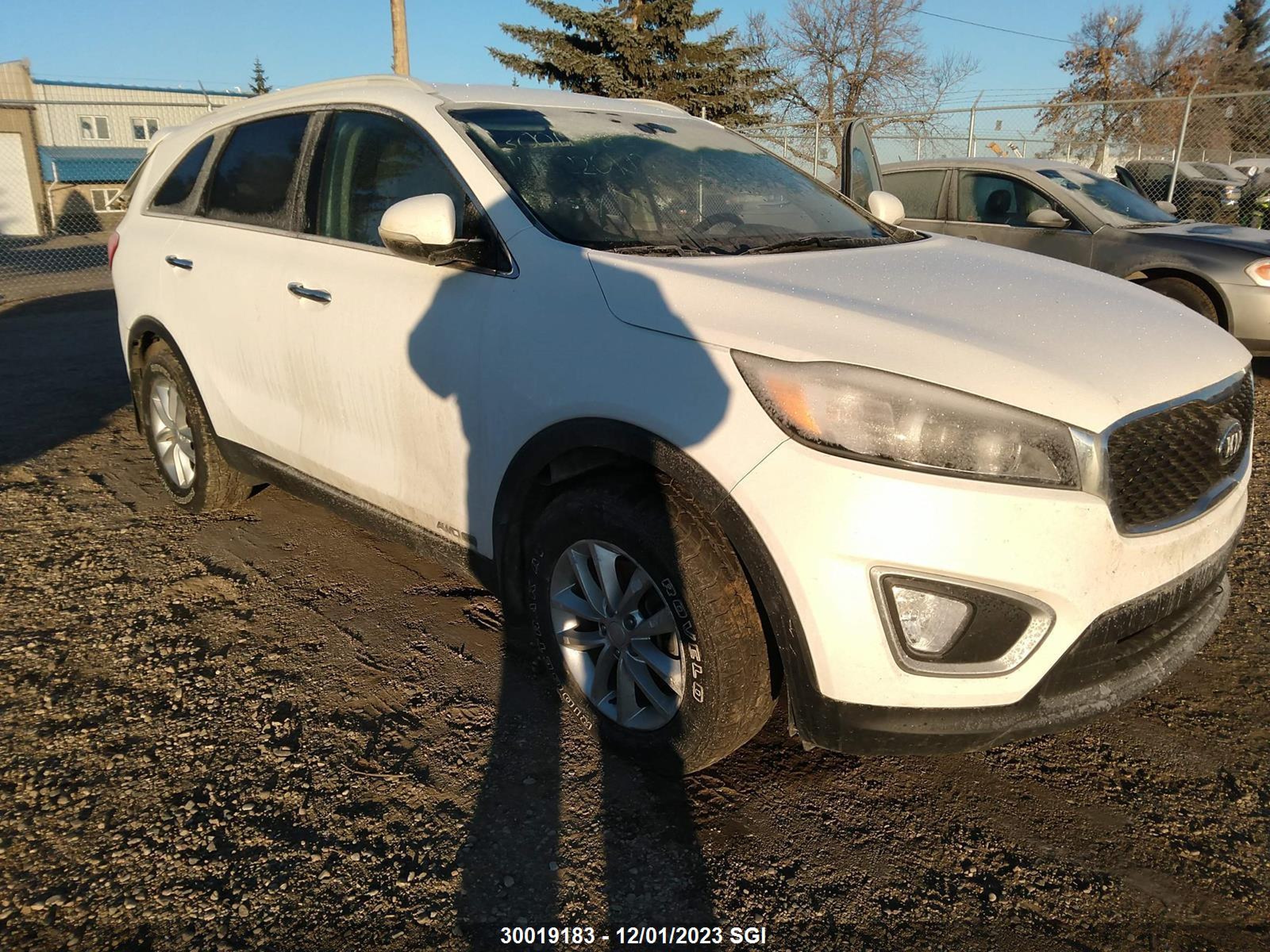 KIA SORENTO 2018 5xypgda51jg354195