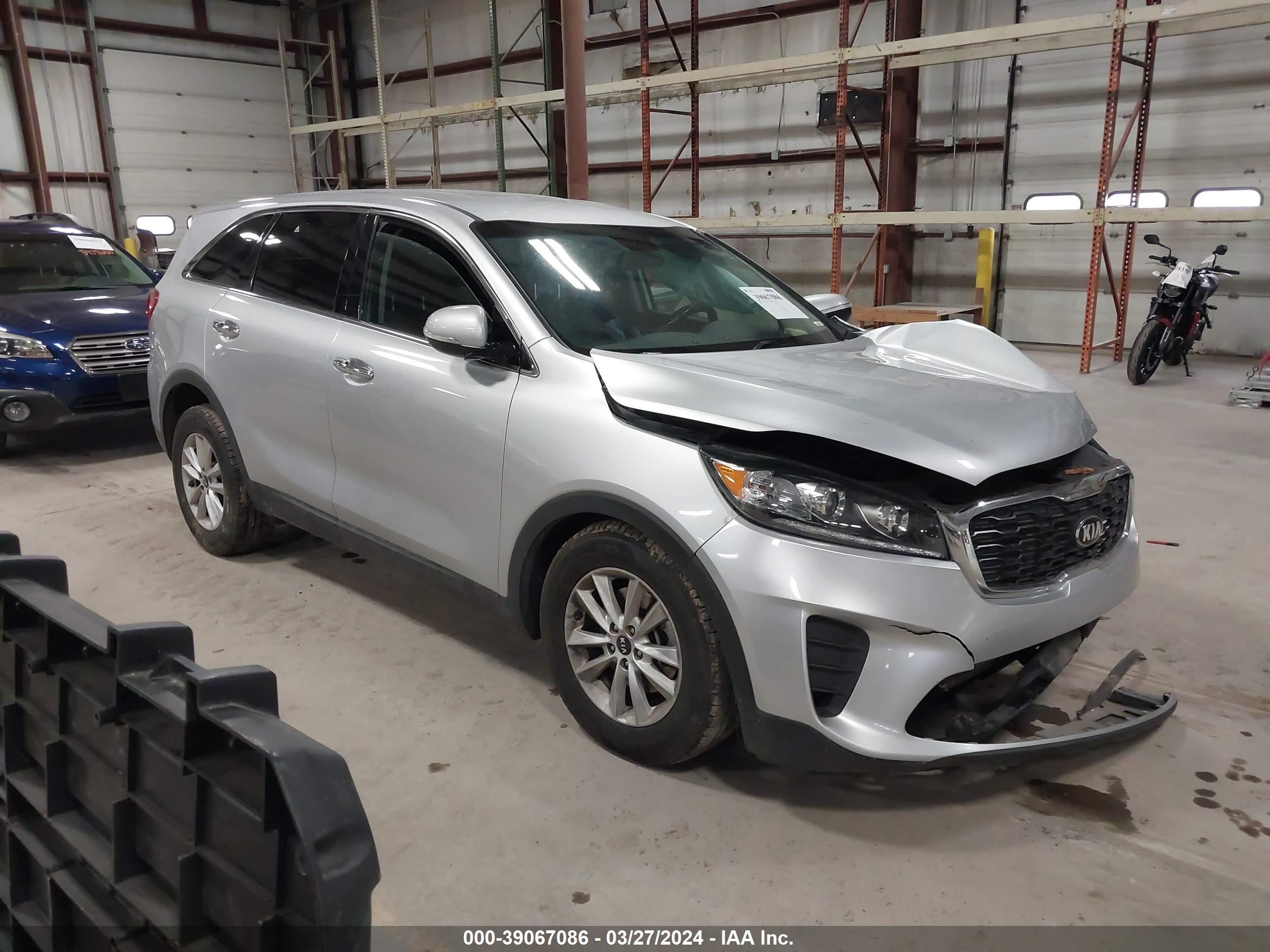 KIA SORENTO 2019 5xypgda51kg492014