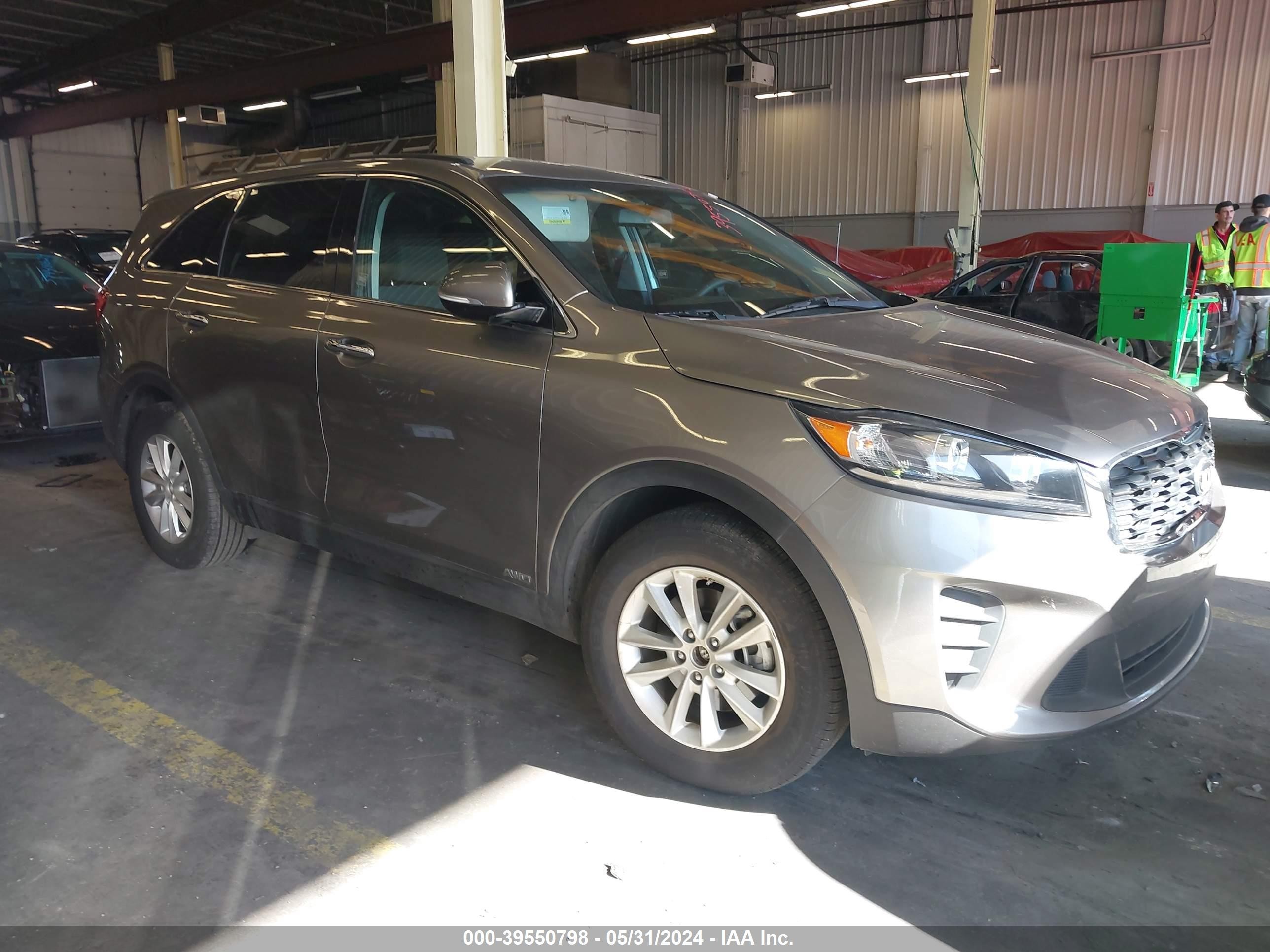 KIA SORENTO 2019 5xypgda52kg469891