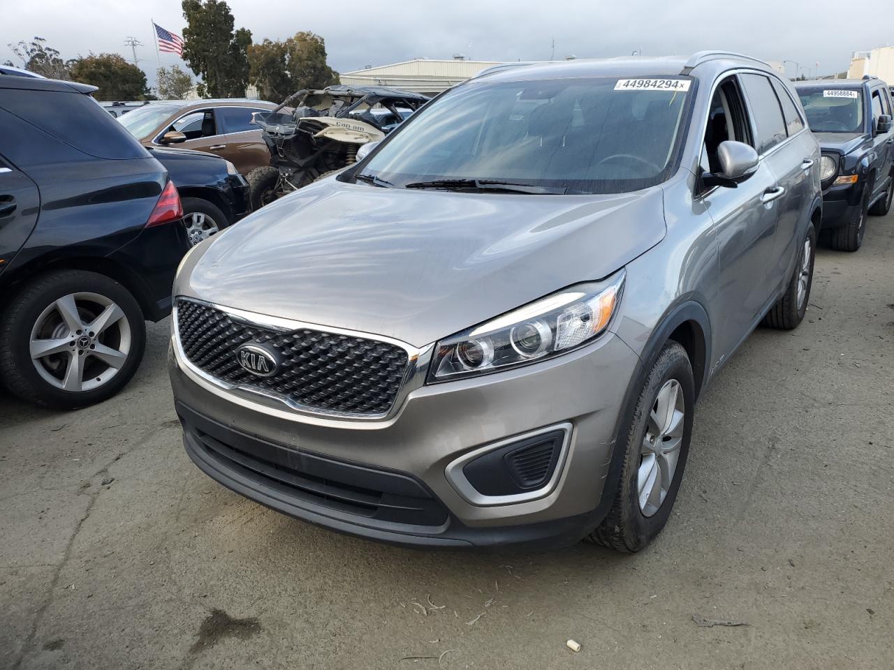 KIA SORENTO 2018 5xypgda53jg367532