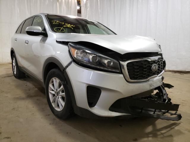 KIA SORENTO LX 2019 5xypgda53kg572124