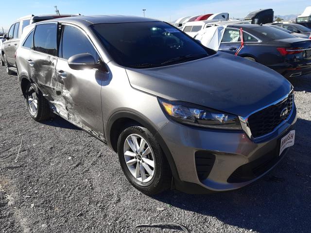 KIA SORENTO LX 2019 5xypgda54kg492203