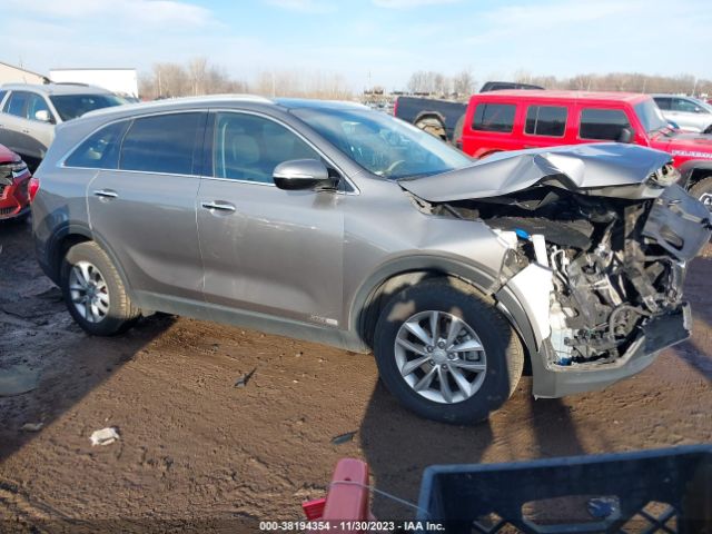 KIA SORENTO 2017 5xypgda56hg209146