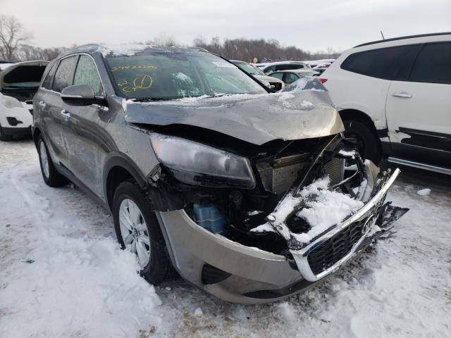 KIA SORENTO LX 2019 5xypgda57kg544469