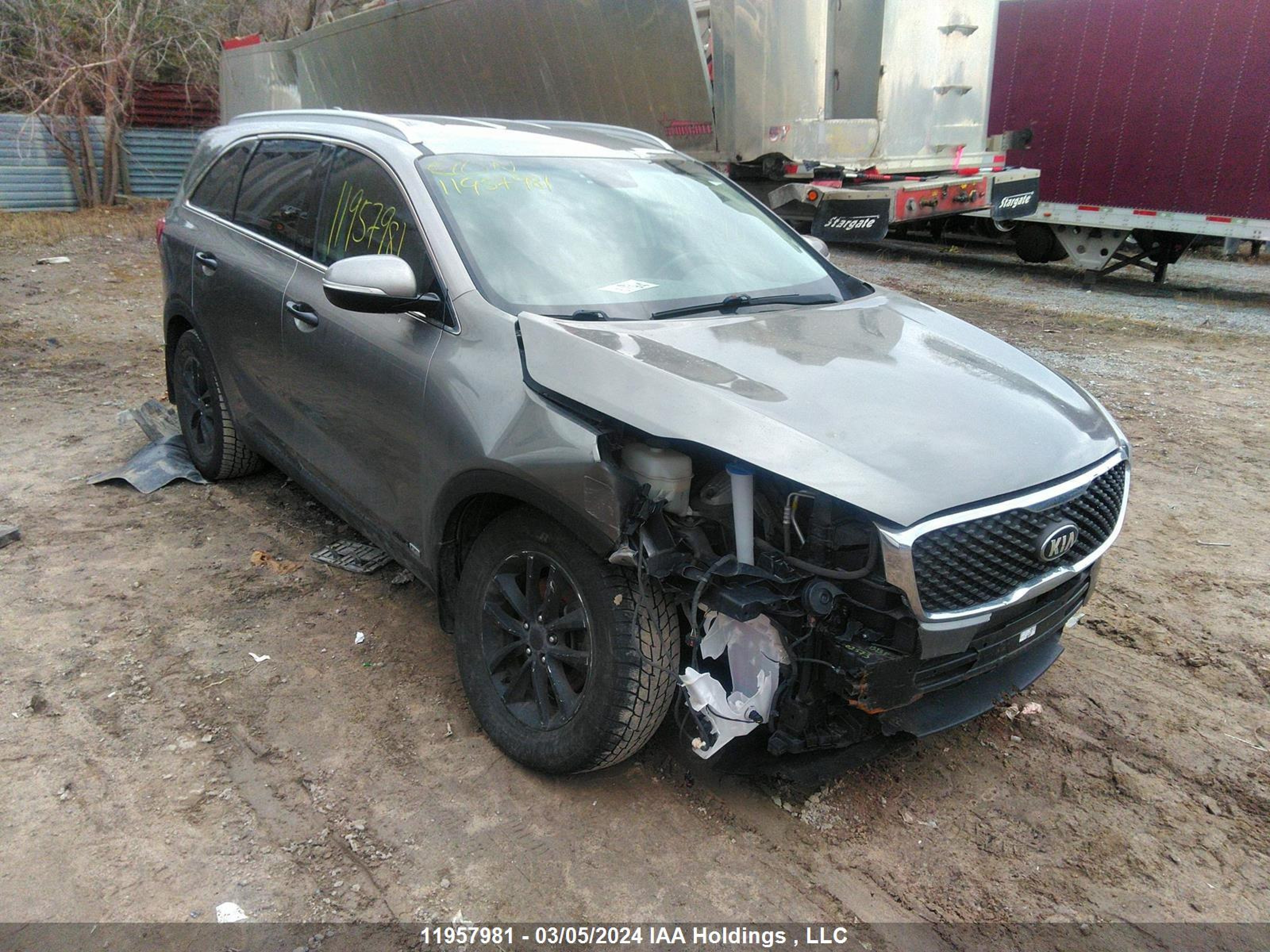 KIA SORENTO 2017 5xypgda59hg239404