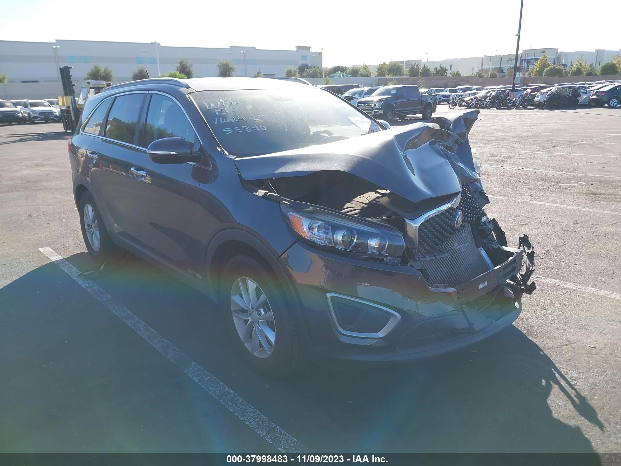 KIA SORENTO 2018 5xypgda59jg373691