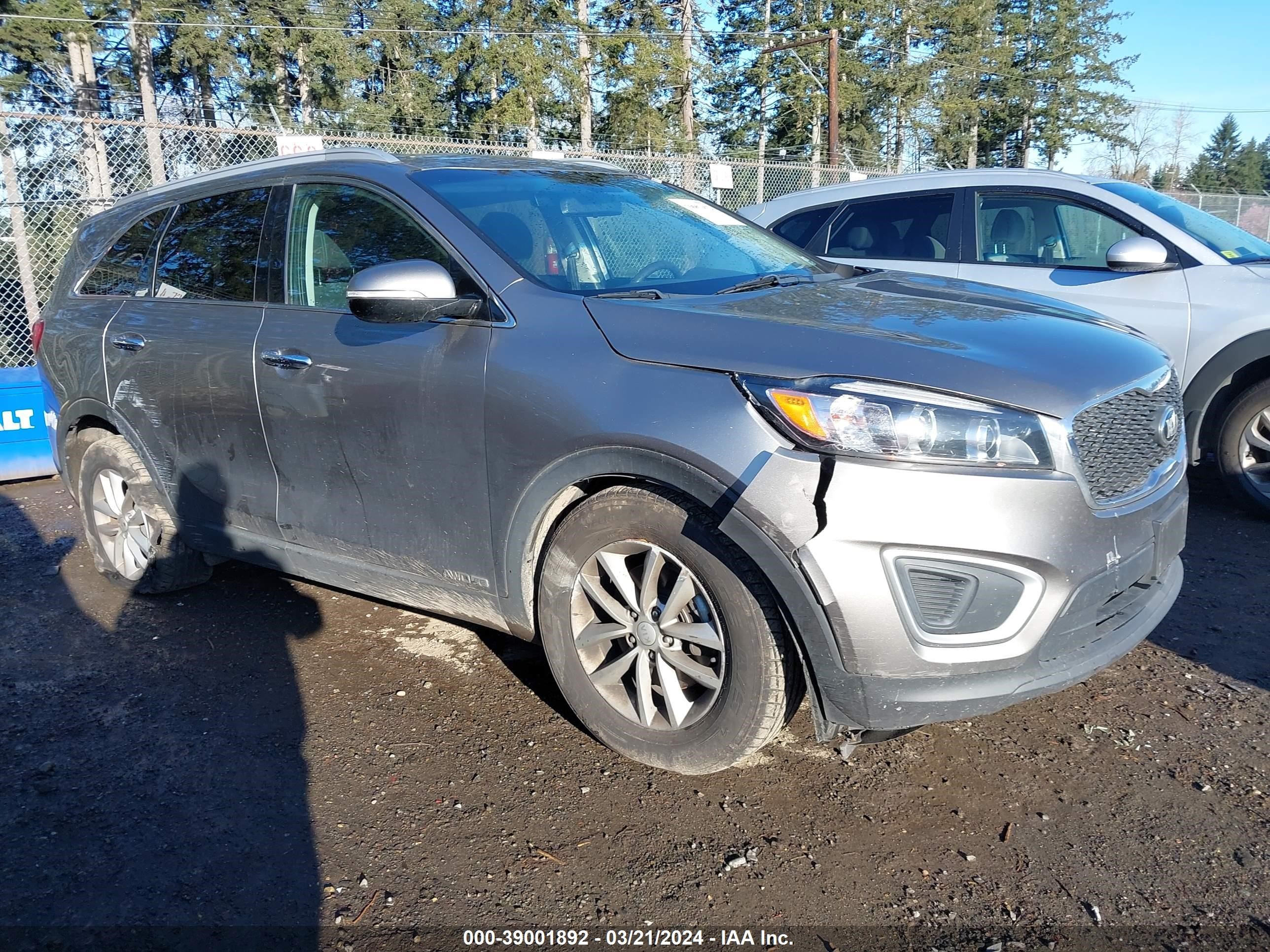 KIA SORENTO 2018 5xypgda59jg422873