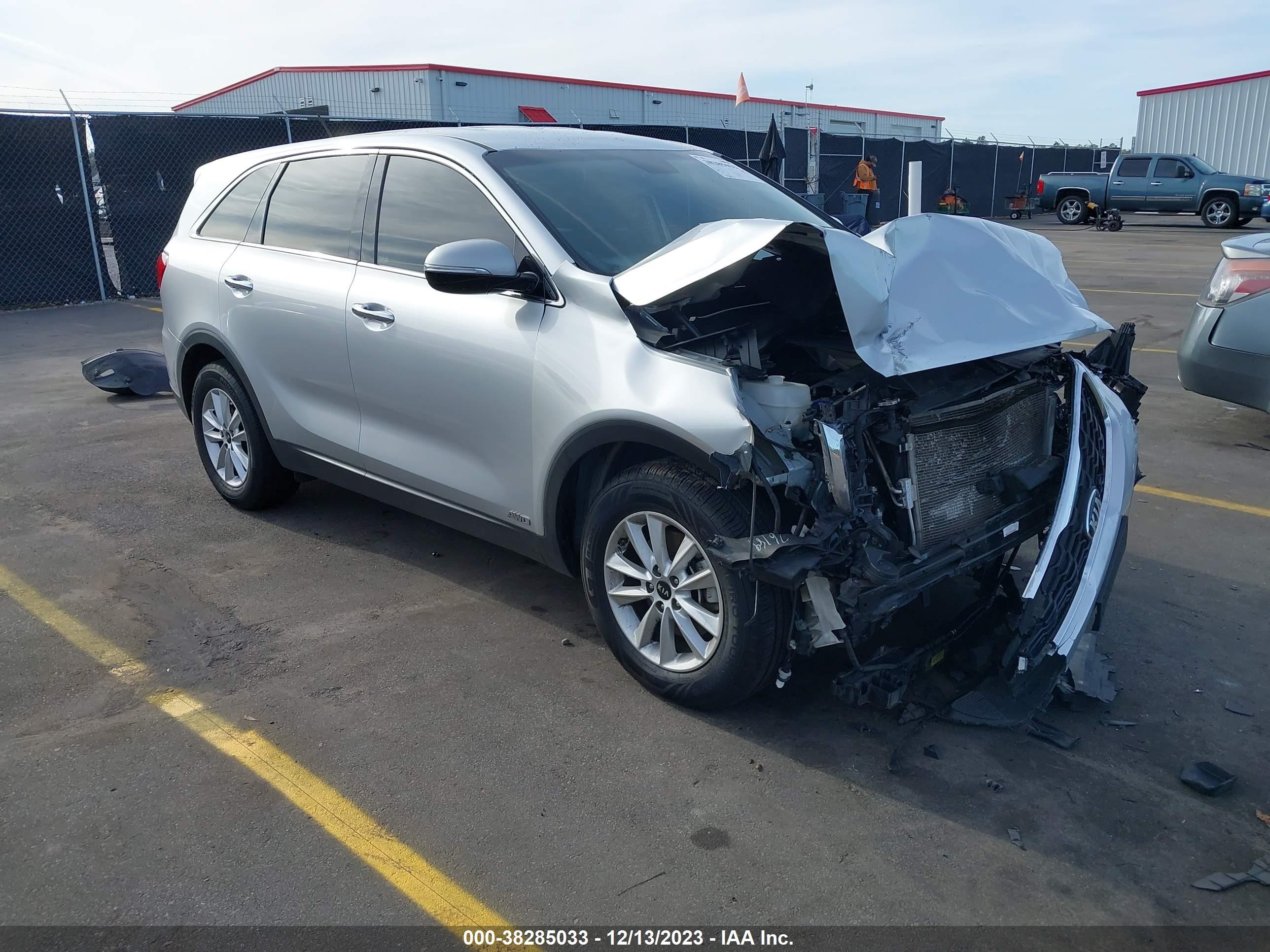 KIA SORENTO 2019 5xypgda59kg449539